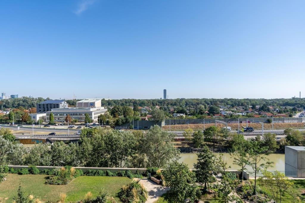 Hm • Modern 1br Vista At Danube Apartament Viena